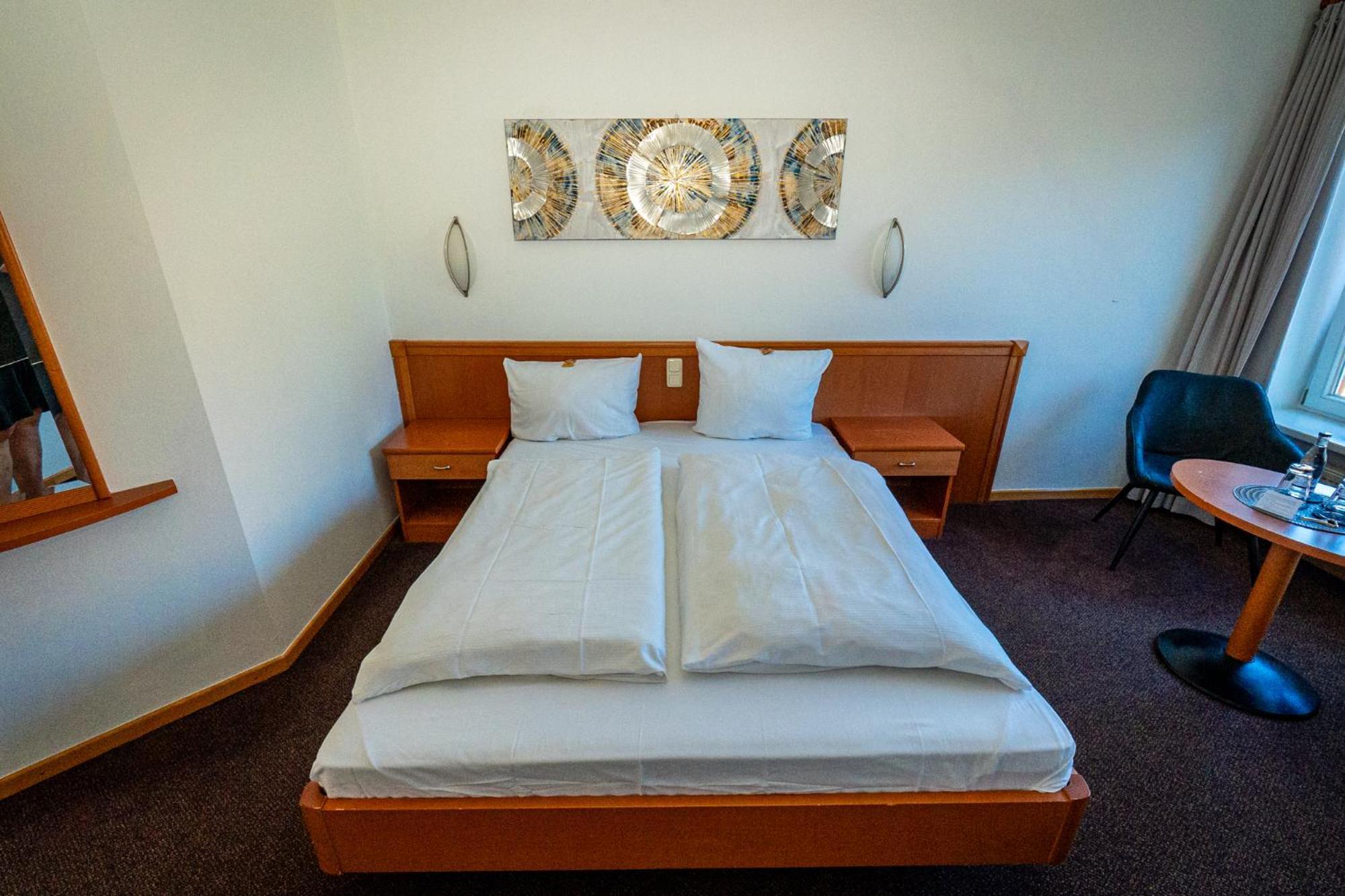 Hotel Adler & Eventlocation Gmbh Itzehoe Luaran gambar