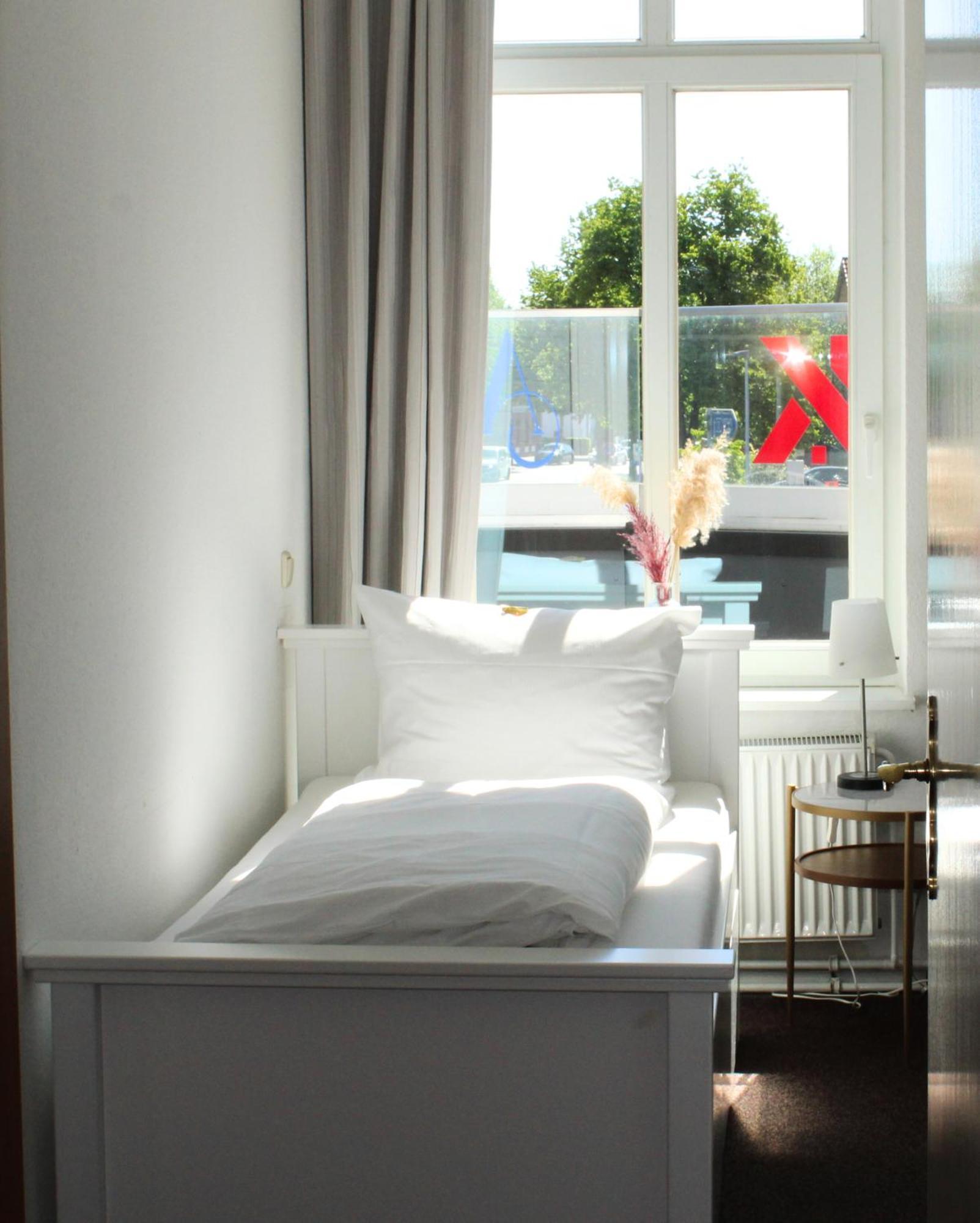 Hotel Adler & Eventlocation Gmbh Itzehoe Luaran gambar