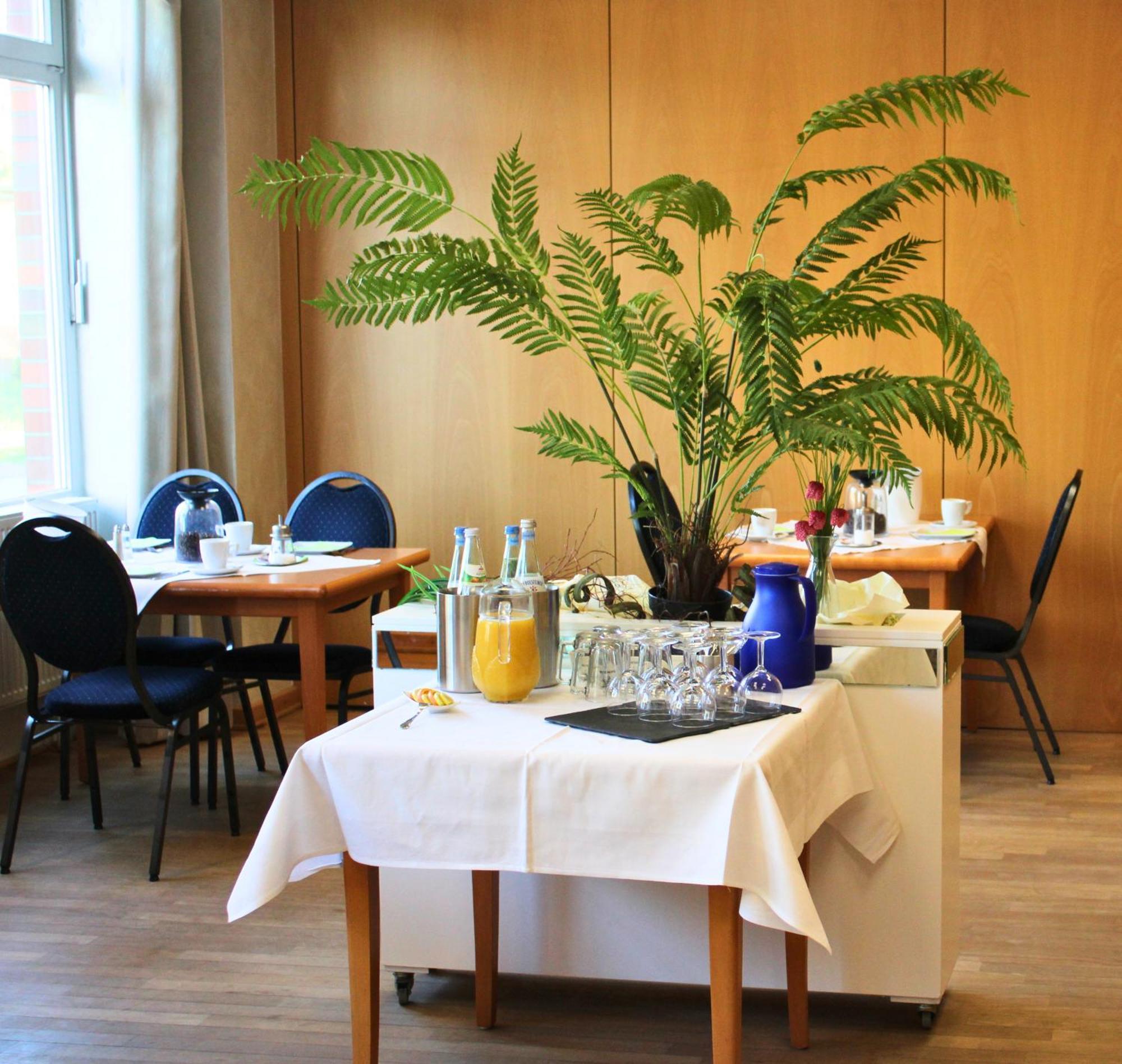 Hotel Adler & Eventlocation Gmbh Itzehoe Luaran gambar